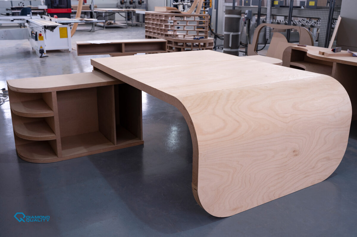 Custom Office Desk Manufacturing in dubai