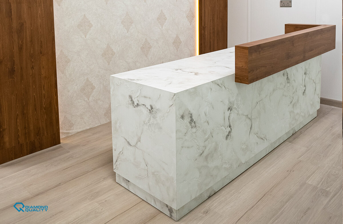 Custom office desks in Dubai