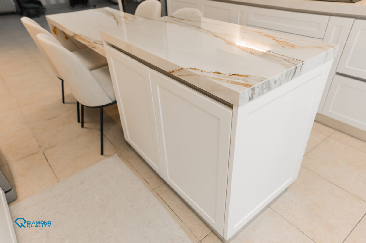 Luxury Kitchen Design Dubai – marble island and premium finishes